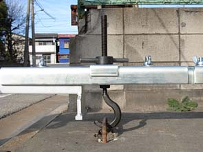 把手付きマンホール蓋フック　Ｊフック４７